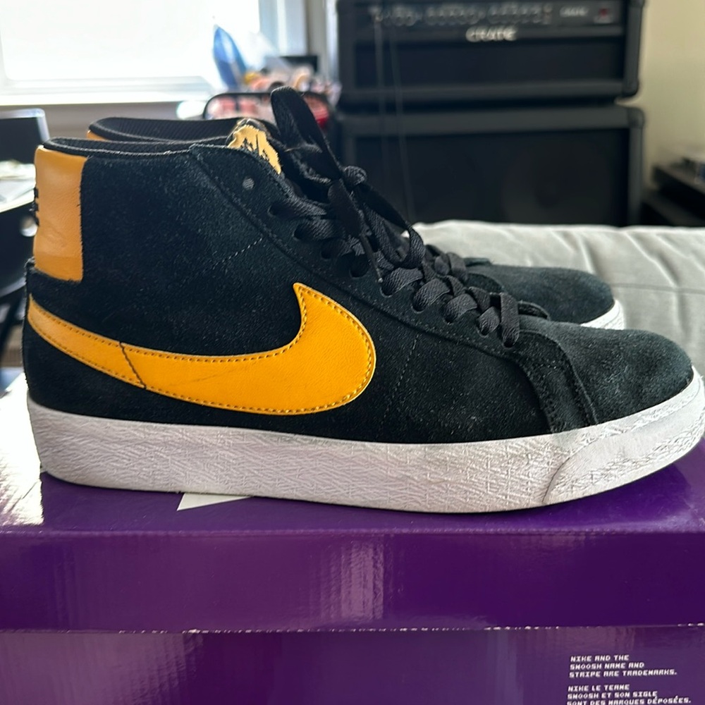 Nike SB Blazer Mid 9.5